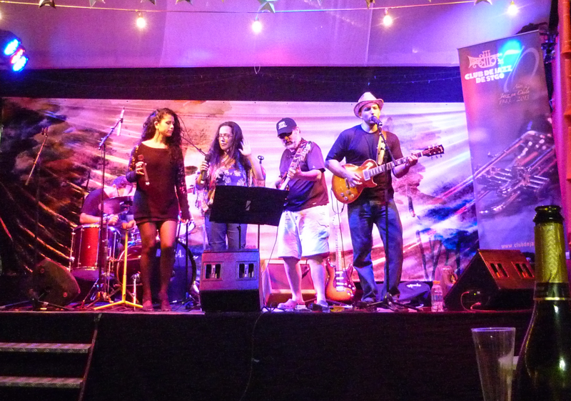 Feria de Navidad, Revista PAULA